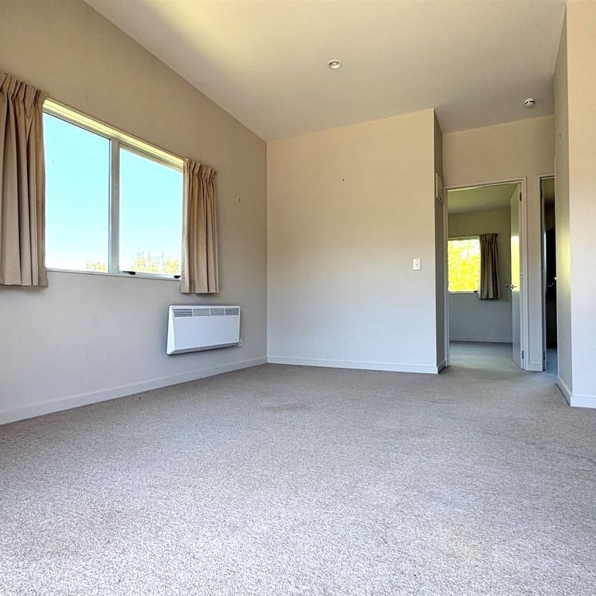 Keeping it light in Bordesley - Photo 1