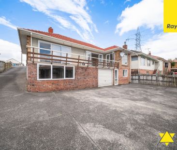 Warm, Practical Living in a Highly Convenient Location - Photo 2