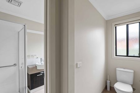 Wyndham Vale - Photo 3