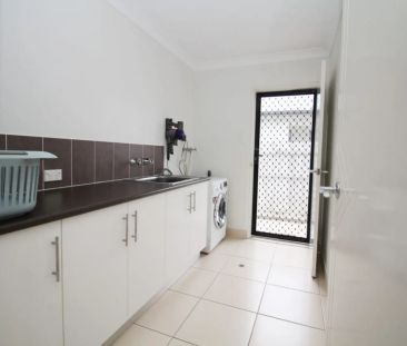 Glorious Living On Gerygone - Photo 3