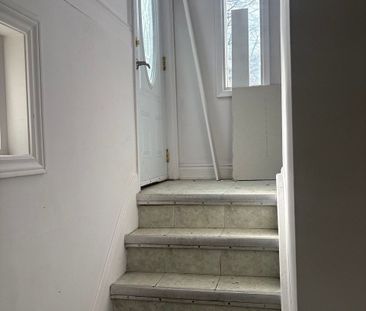 For Lease - 431 Oceanside Avenue Unit# B, Richmond Hill, Ontario - Photo 1