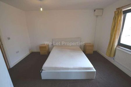 Lake House, Castlefield, M15 - Photo 3