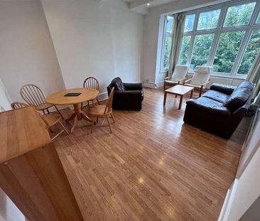 Grosvenor Lodge, High Road, Whetstone, N20 - Photo 1