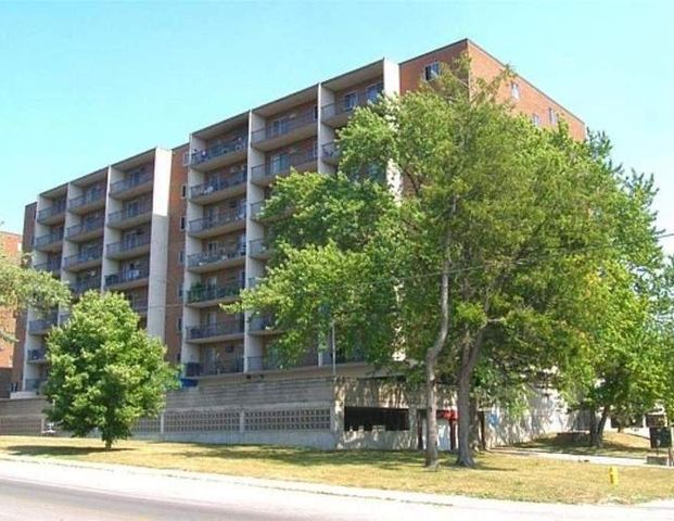 Gemini Towers Apartments | 945 & 955 Huron Street, London - Photo 1