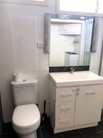 2 Bedroom Unit - Fantastic Location!! - Photo 3