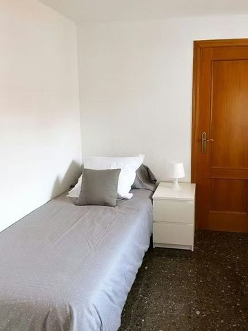 Carrer del Bisbe Jaume Pérez, Valencia, Valencian Community 46006 - Photo 4