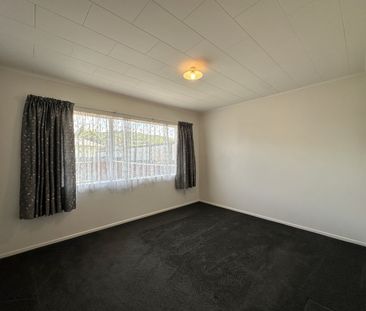 3 Bedroom Home in Brown Owl - Photo 5