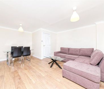 3 bedroom end of terrace house to rent - Photo 4