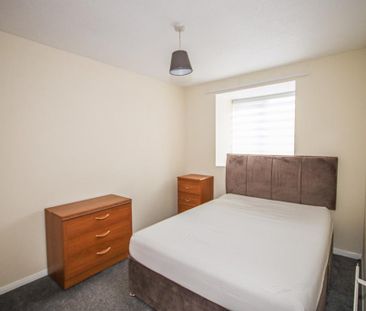 1 bedroom mews to rent - Photo 5