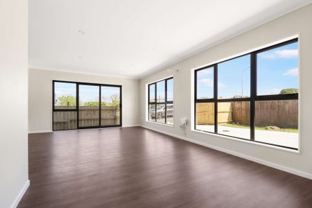 Luxury Living in Manurewa - Photo 2