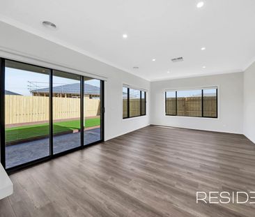 69 Curbridge Drive, Donnybrook, Vic 3064 - Photo 2