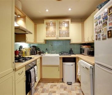 2 bedroom flat to rent - Photo 6