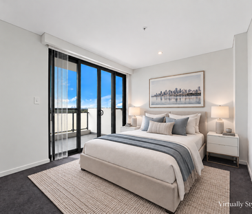 Gorgeous sun drenched apartment sitting high in the sky at "Charlene's Towers" - Photo 2