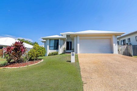 11 Helvellyn Street, Bushland Beach - Photo 4