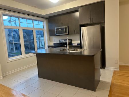 For Lease - 126 Alvin Pegg Drive, East Gwillimbury, Ontario - Photo 4