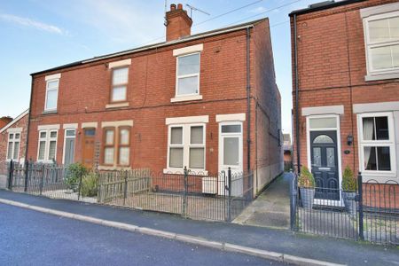 2 bedroom end of terrace house to rent - Photo 5