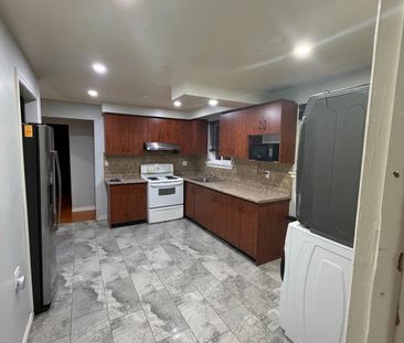 For Lease - 7260 Collett Road, Mississauga, Ontario - Photo 3