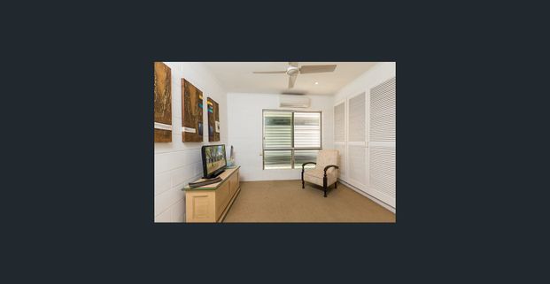 Amazing Stunning Home - Huge Work Shed with Power and Water plus Side Access - Photo 1