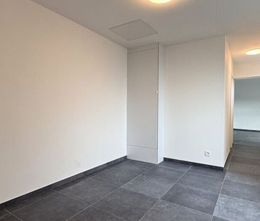Appartement te huur in Andenne voor € 980 met 1 slaapkamer - Photo 5