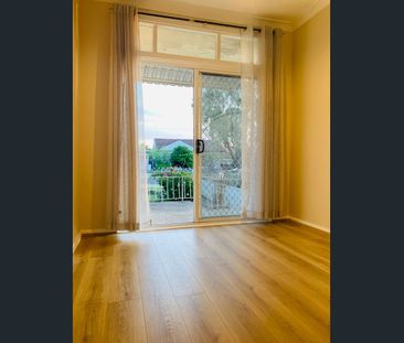 4 Bedroom + 1 Study and 2 Bathroom House in Glenfield for lease now - Photo 4