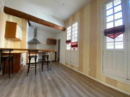 Location Appartement 3 pièces 85m² AVIGNON 84000 - Photo 5