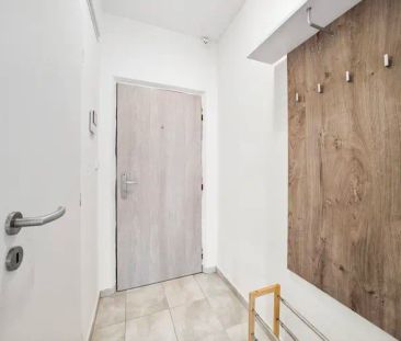 Částečně zařízený byt 1+1, 36 m - Fotografie 3