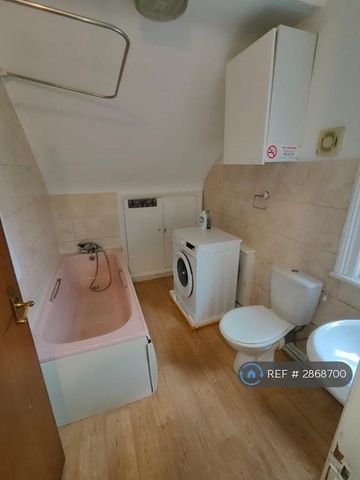 1 bedroom flat to rent - Photo 5