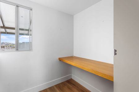 Stylish Loft Apartment in the Heart of Teneriffe - Photo 4