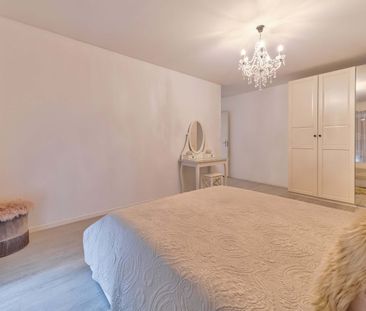 Luxuriöse 3.5-Zimmer-Wohnung in Toplage mit Ausblick - Photo 6