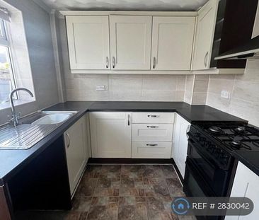 2 bedroom semi-detached house to rent - Photo 4