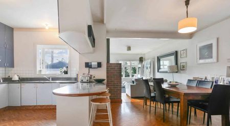 WESTEMERE 3 BEDROOM BUNGALOW - Photo 2