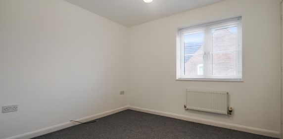 Furnace Drive, Thrapston - Photo 2