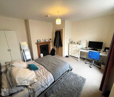4 bedroom terraced house to rent - Photo 5