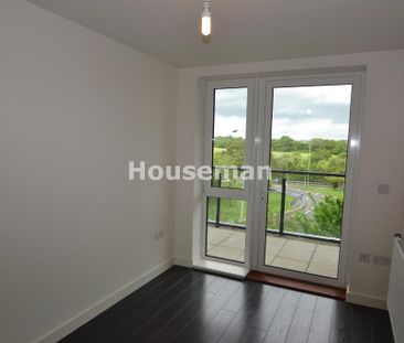 2 bedroom flat to rent - Photo 2