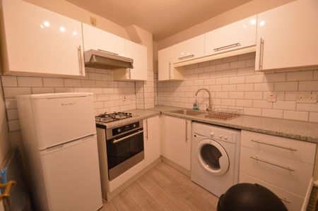 Upton Park, Slough, Berkshire,SL1 - Photo 4
