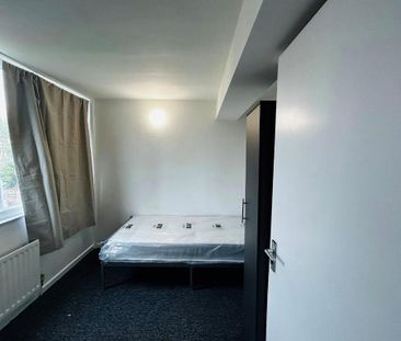 1 bedroom in a house share to rent - Photo 6
