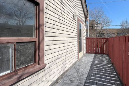 For Lease - 345 Dundas Street Unit# Upper, Toronto, Ontario - Photo 5