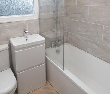 3 bedroom detached house to rent - Photo 2