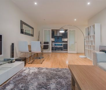 St. George Wharf, London, SW8 2LZ - Photo 2