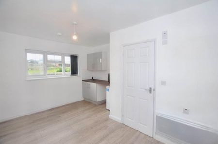 Studio to rent - Photo 2