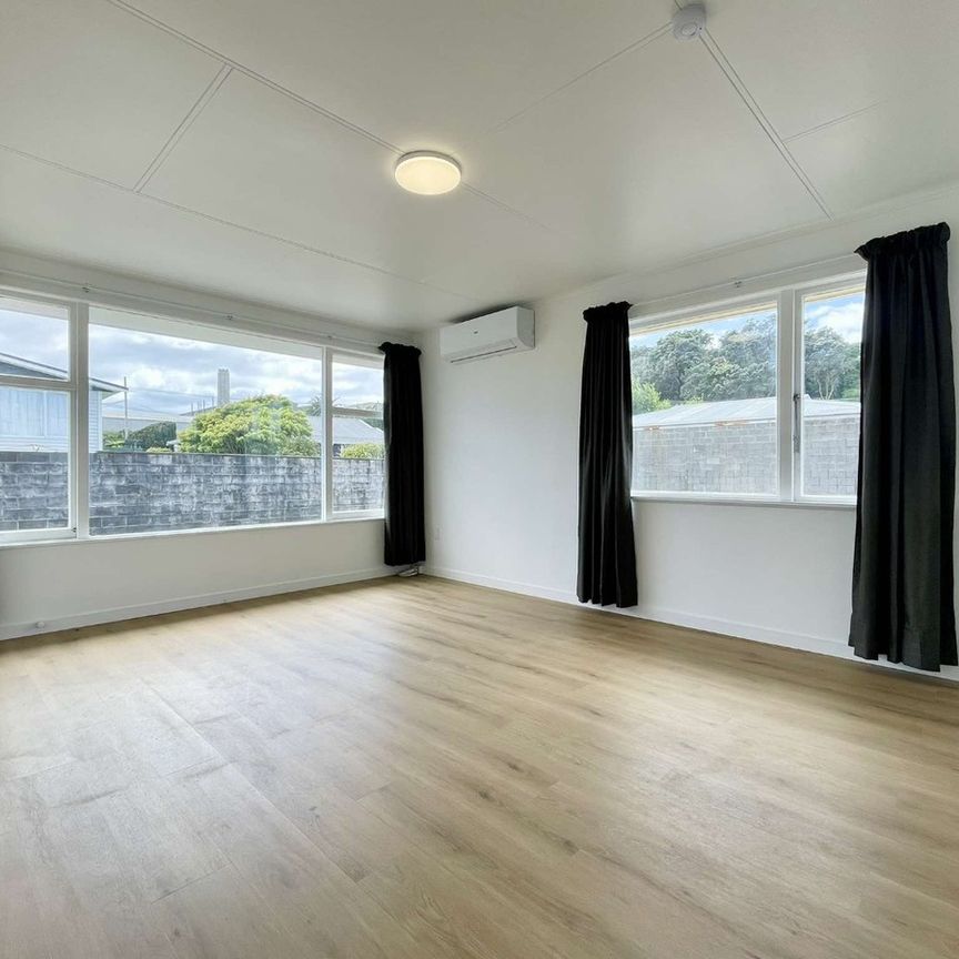 Bright and Fresh - Photo 1