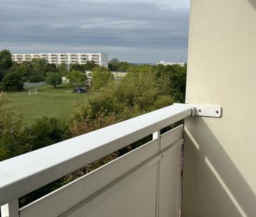 Rent now – pay less! Affordable 3-room apartment with balcony! - Foto 1