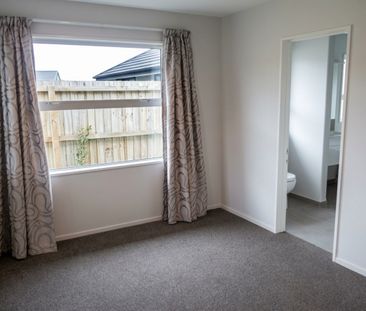 9 Valiant Street, Wigram - Photo 2