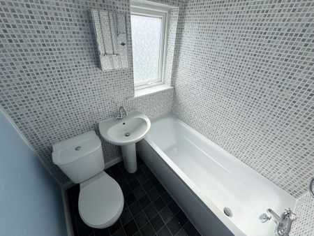 4, Brunswick Place, Preston - Photo 5