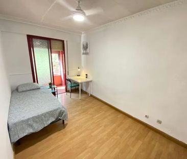 Calle del Cabo Machichaco, Madrid, Community of Madrid 28053 - Photo 2