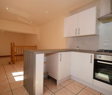 2 bedroom semi-detached house to rent - Photo 5