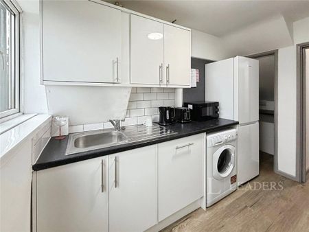 House share to rent - Photo 4
