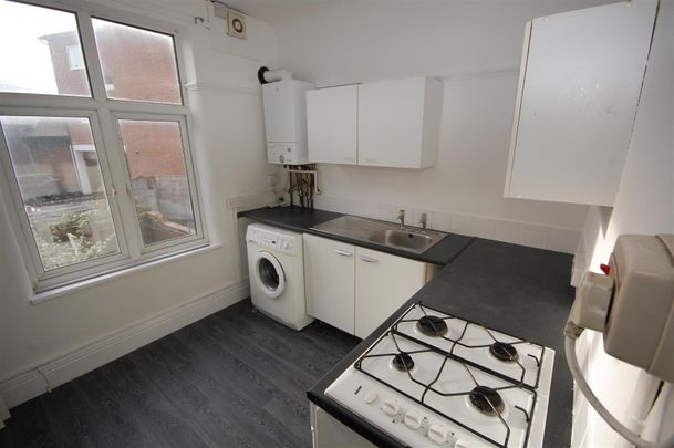 Ford Road, Upton Wirral, 1 bedroom, Flat - Above Shop - Photo 1