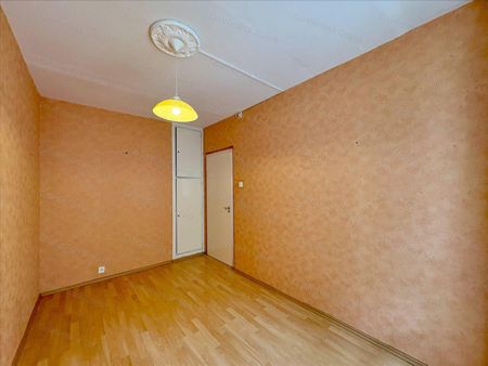 Kiadó felújított panel lakás - Szolnok - Photo 2