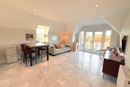 Bushey Hall Road, BUSHEY - Photo 2